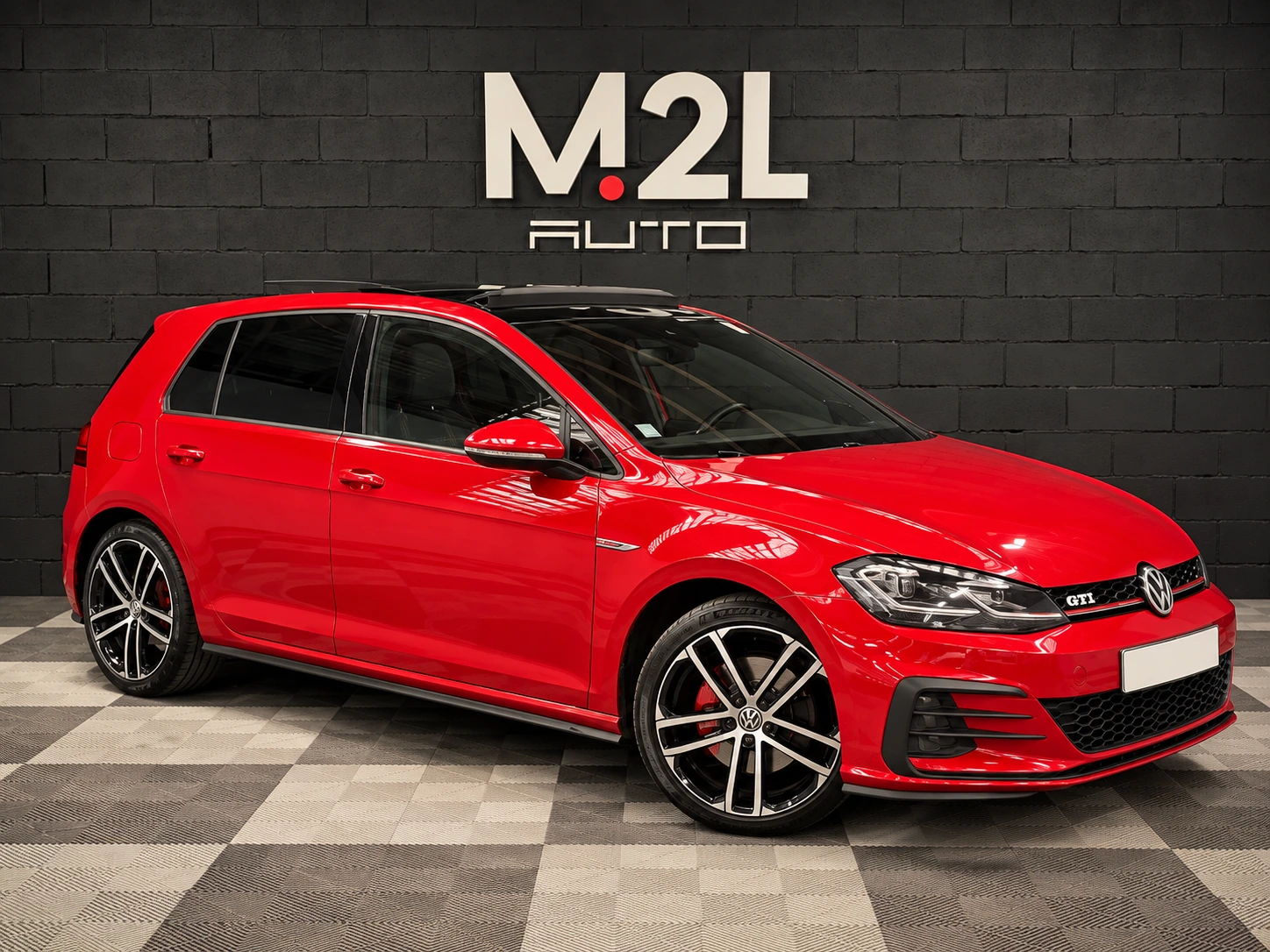 Volkswagen Golf GTI rouge vendue par M2L AUTO